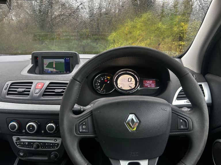 Renault Megane DYNAMIQUE TomTom, 1 year MOT, great specification, Service history! 