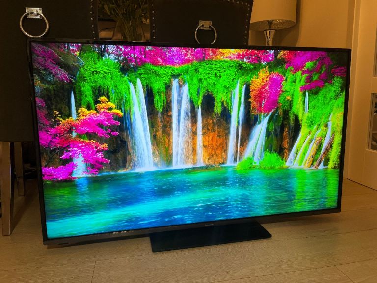 Panasonic 55” 4K UHD HDR Smart LED TV – Excellent Condition