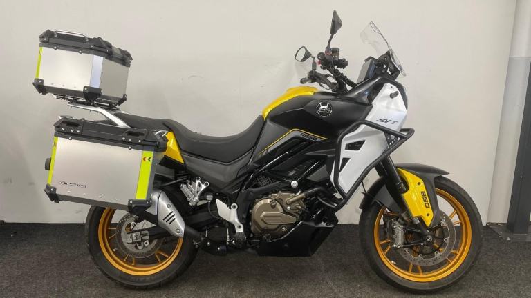 QJMOTOR SVT 650 ** FULL LUGGAGE - HEATED GRIPS and SEAT - 1 OWNER **
