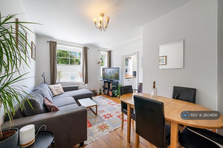 3 bedroom flat in Vauban Estate, London, SE16 (3 bed) (#2804891)