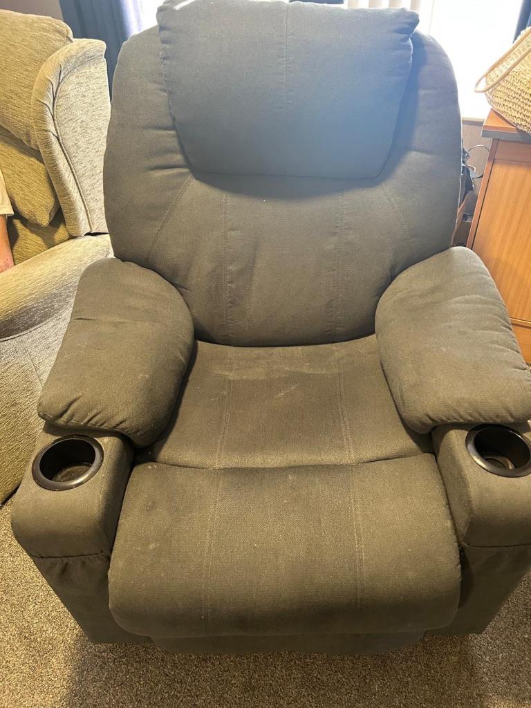 Baretay Rise & Recline Chair