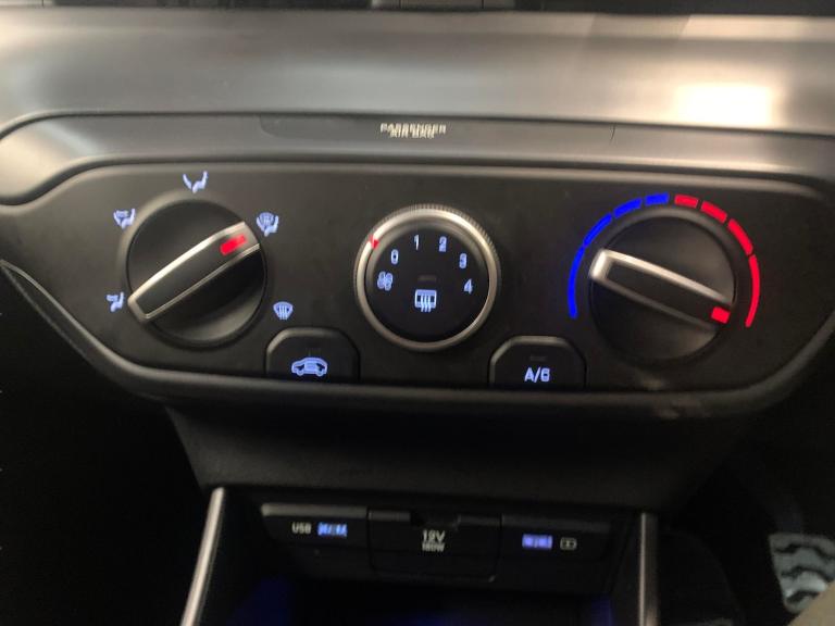 2022 Hyundai BAYON 1.0 T-GDi MHEV SE Connect SUV 5dr Petrol Hybrid Manual Euro 6 (s/s) (100 ps Su...