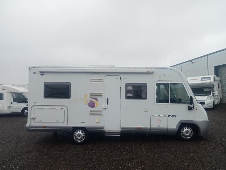 A CLASS PILOTE MOOVEO 6 BERTH 08 PLATE 