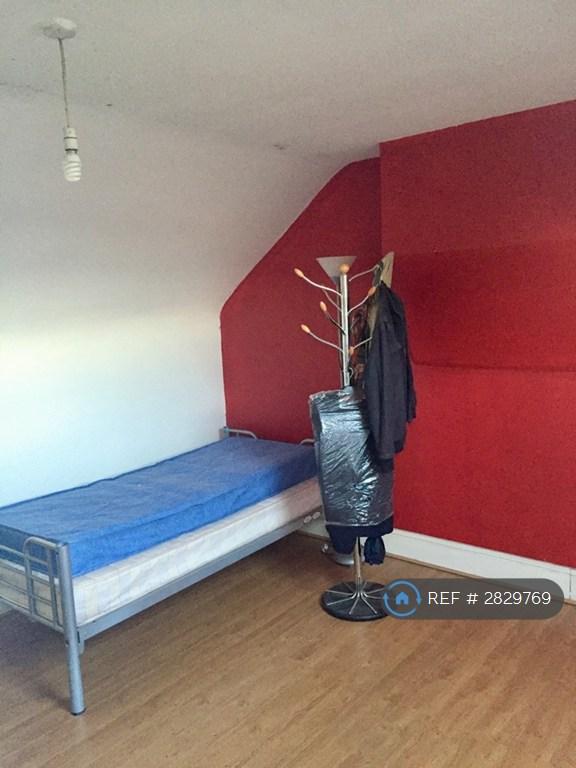 1 bedroom in Eastern Avenue, Ilford, IG2 (#2829769)