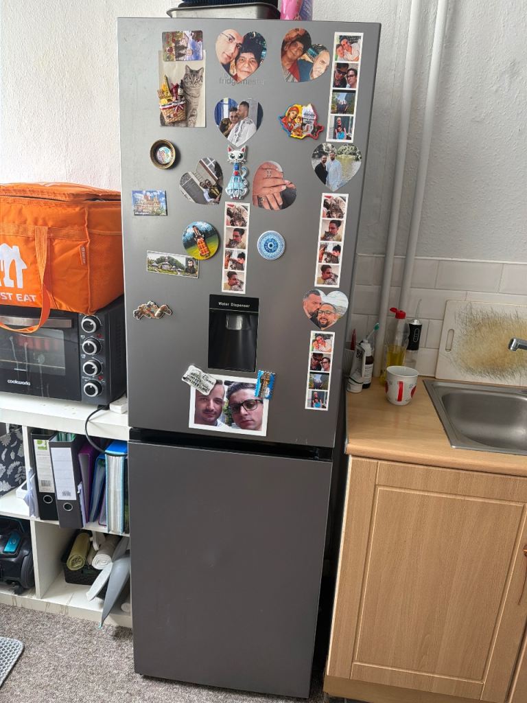 For Sale – Fridgemaster Fridge Freezer with Water Dispenser – £180