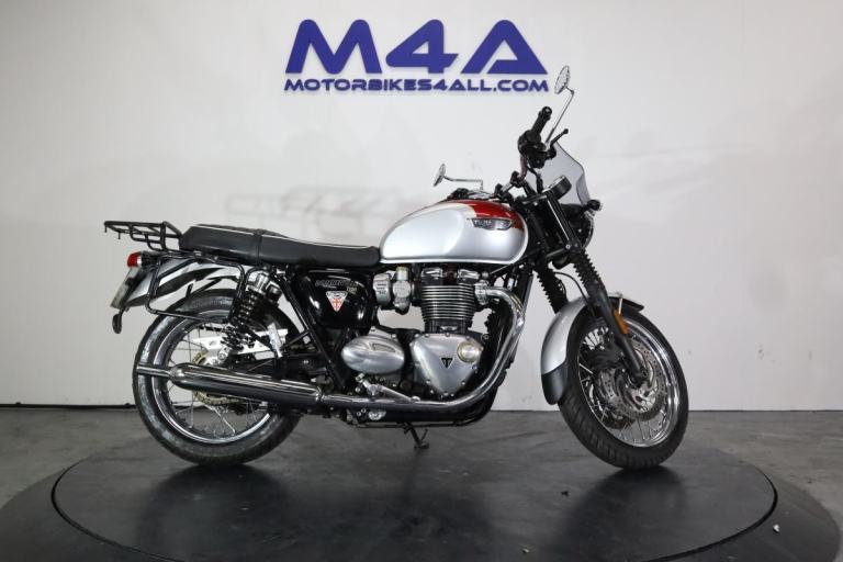 TRIUMPH BONNEVILLE T120 2017
