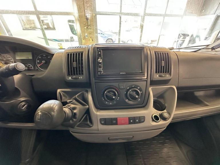 Globecar Globescout 2 berth 4 belts LHD DIESEL MANUAL 2007/57