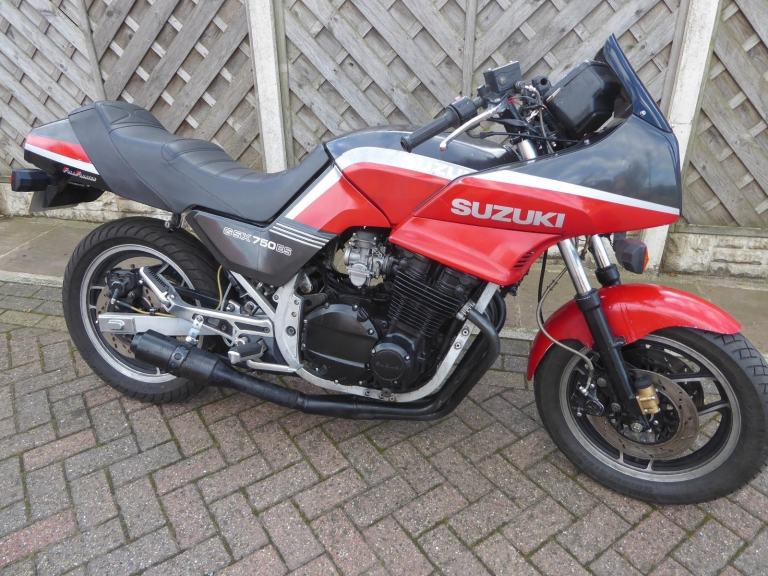 SUZUKI GSX 750 ES E REG HAD IT STARTED SOLD AS PROJECT NEW CHAIN-SPROCKETS