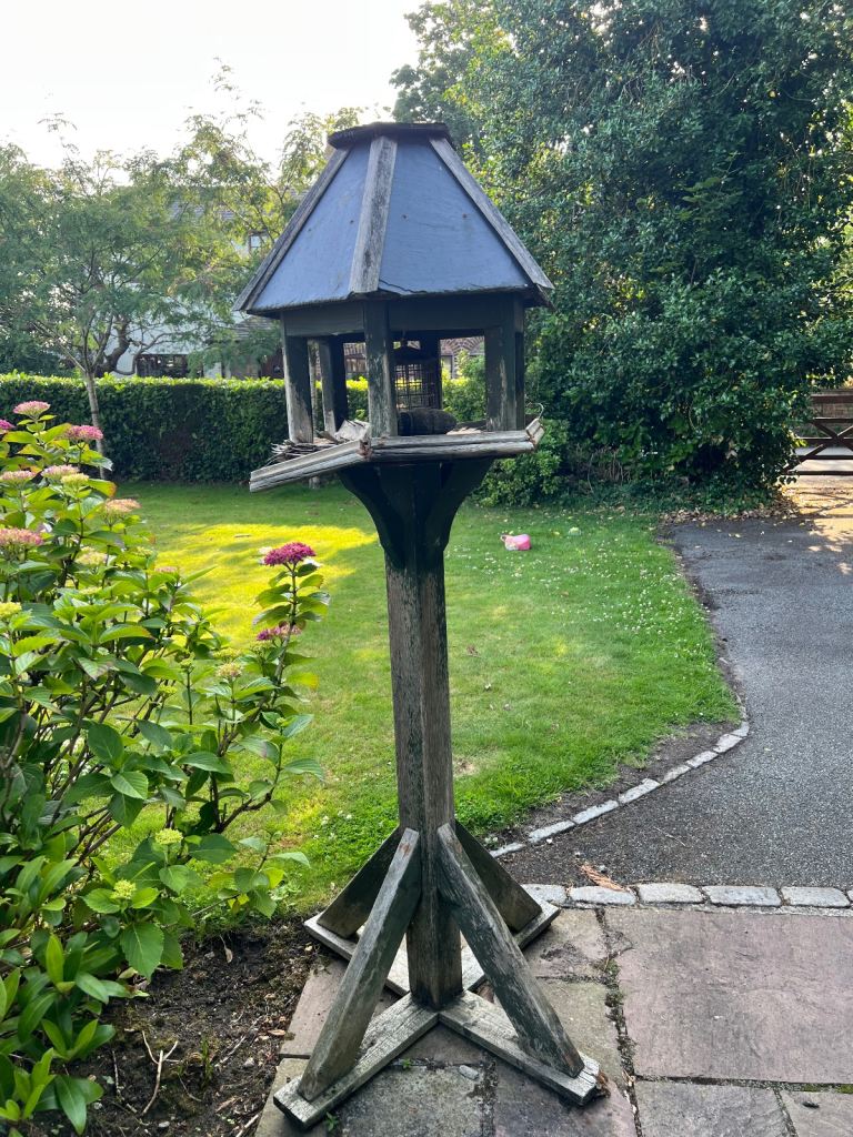 Bird feeder wooden stand