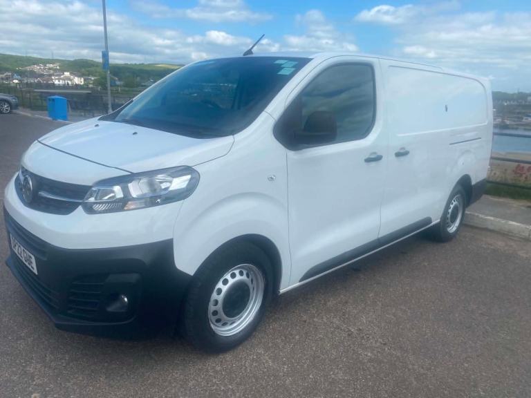 2022 Vauxhall Vivaro L2 DIESEL 2900 1.5D 115k FSH £7995 NO VAT. [Phone number removed]