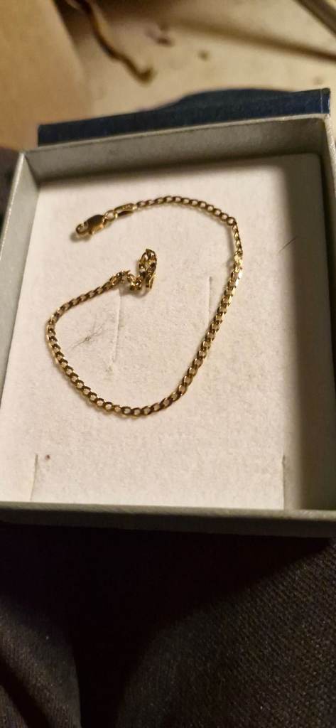 9ct carat gold bracelet 