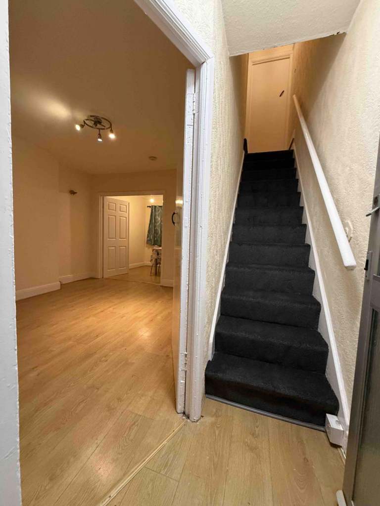 2 bedroom house in UB6 7EH