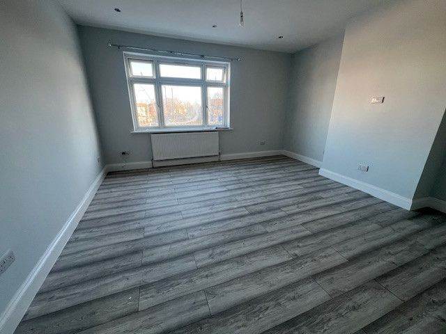 🏡 TO LET – 1 Bedroom First Floor Flat – Bennett’s Castle Lane, Dagenham, RM8 3XU