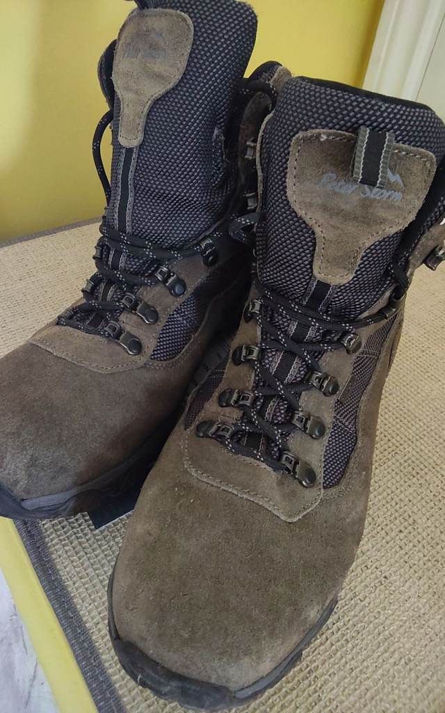 Stormshield Waterproof Hiking Boots UK 9 – Good Condition