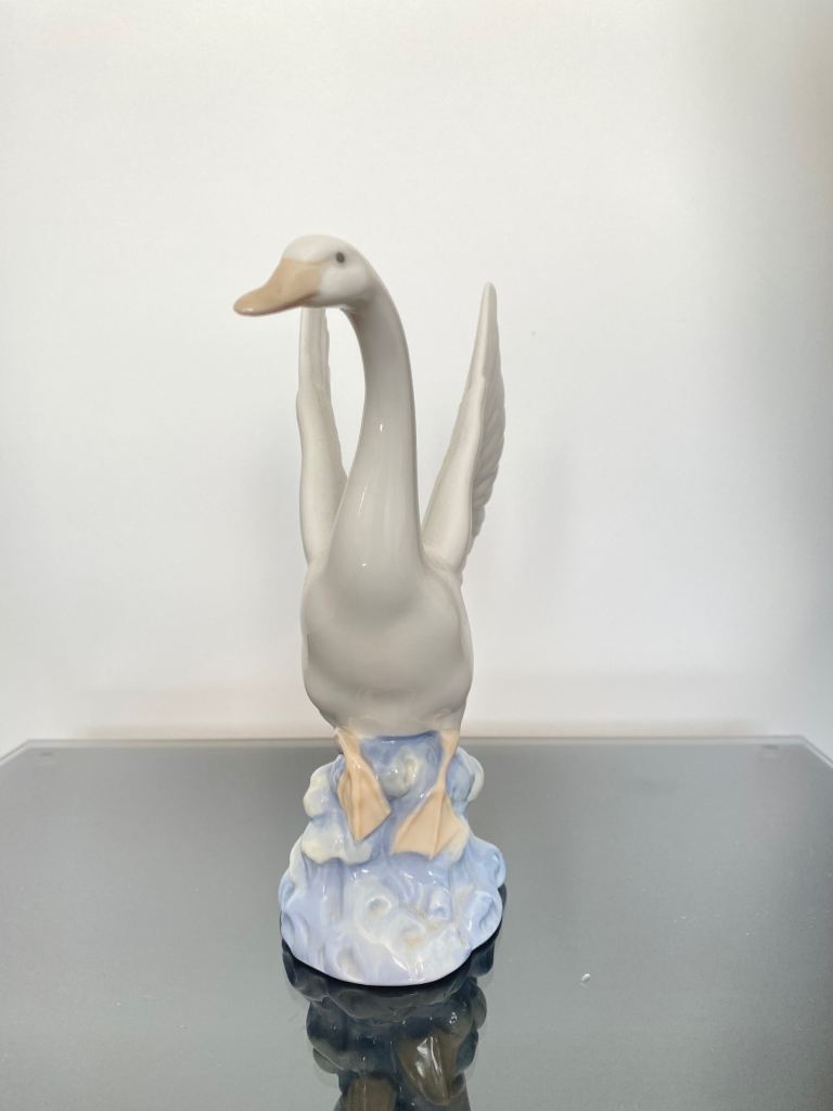 Lladro Nao figurine