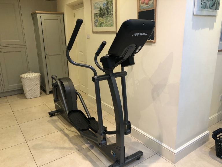 Life Fitness Cross Trainer
