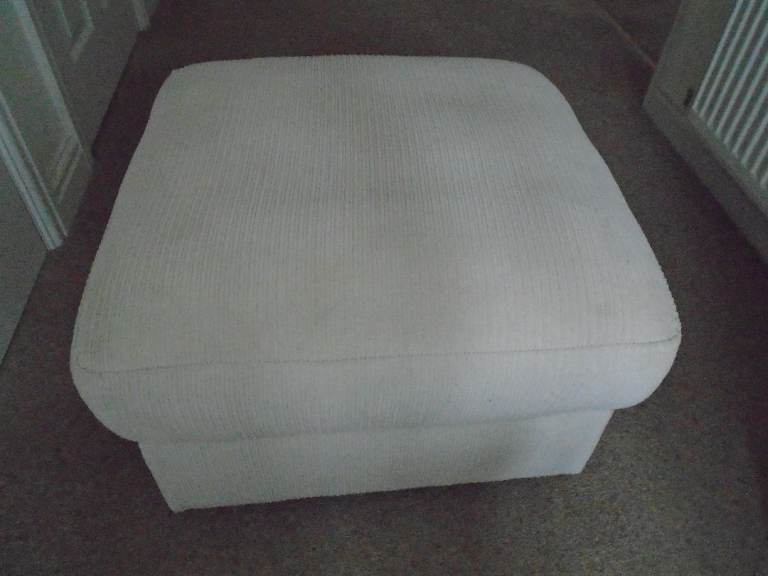 Cream Fabric Pouffe/Footstool/Ottoman – Excellent like new Condition