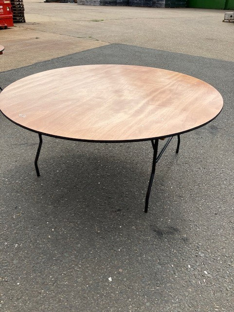 6ft Round Wooden Banqueting Table (**Clearance Sale**)