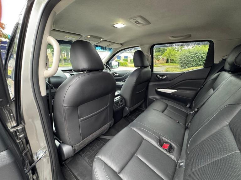 2017 Nissan Navara Double Cab Pick Up Tekna 2.3dCi 190 4WD Auto PICK UP DIESEL Automatic