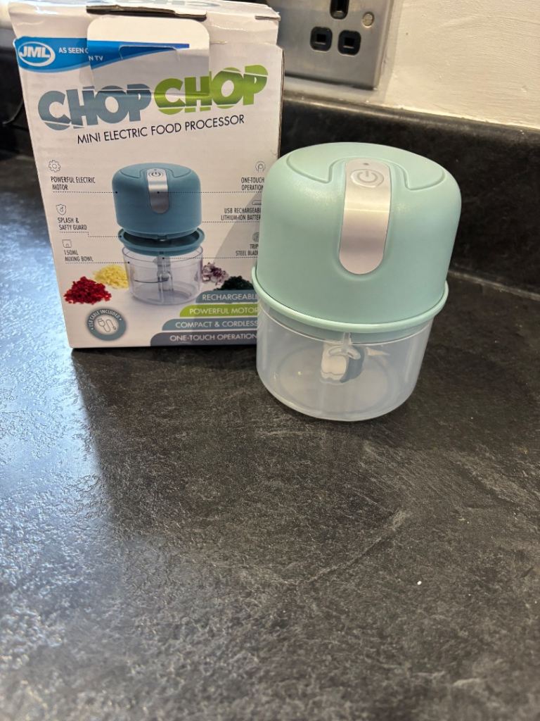Chop chop mini electric food processor.