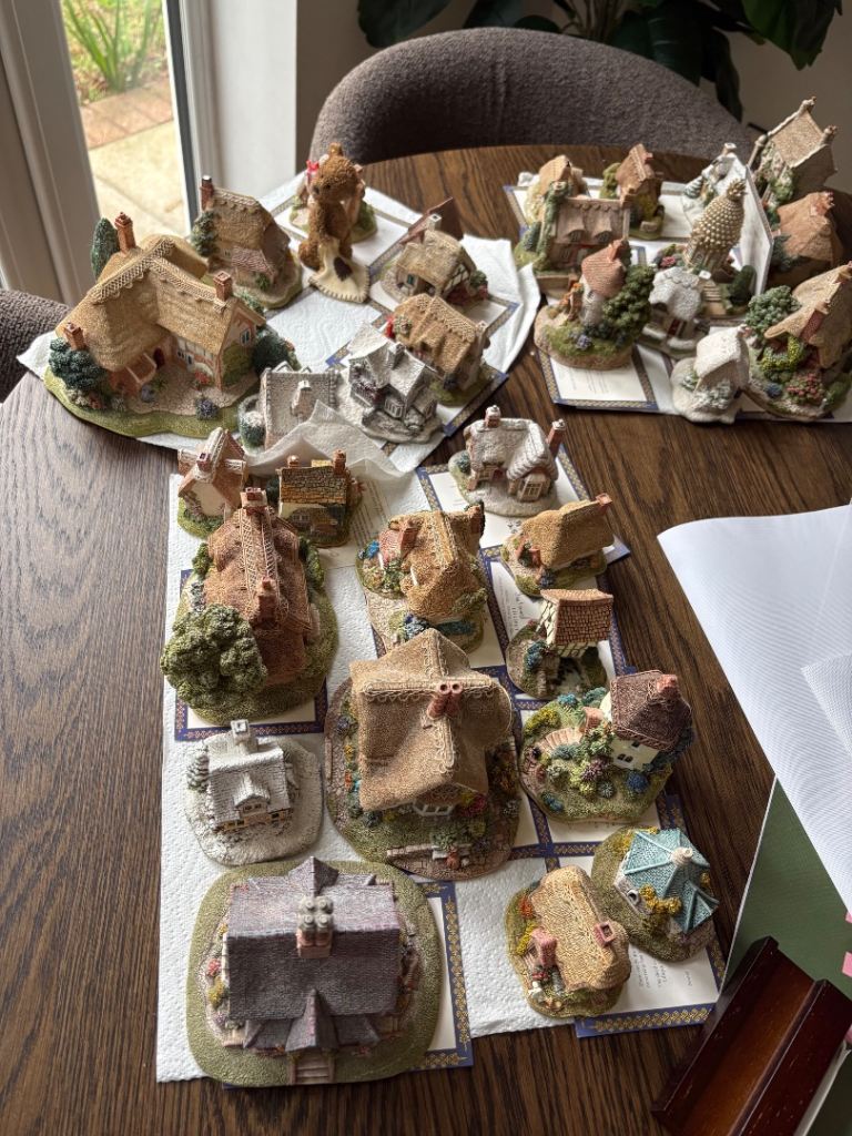 Lilliput Lane Cottages Collection – Various Models, Good Condition