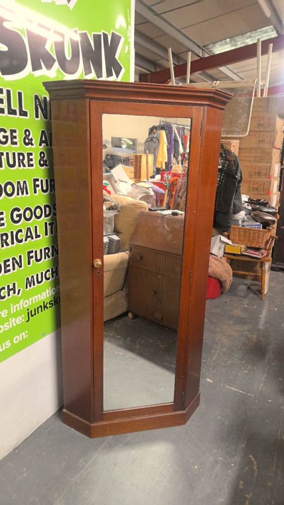 antique Victorian mahogany corner wardrobe / cabinet