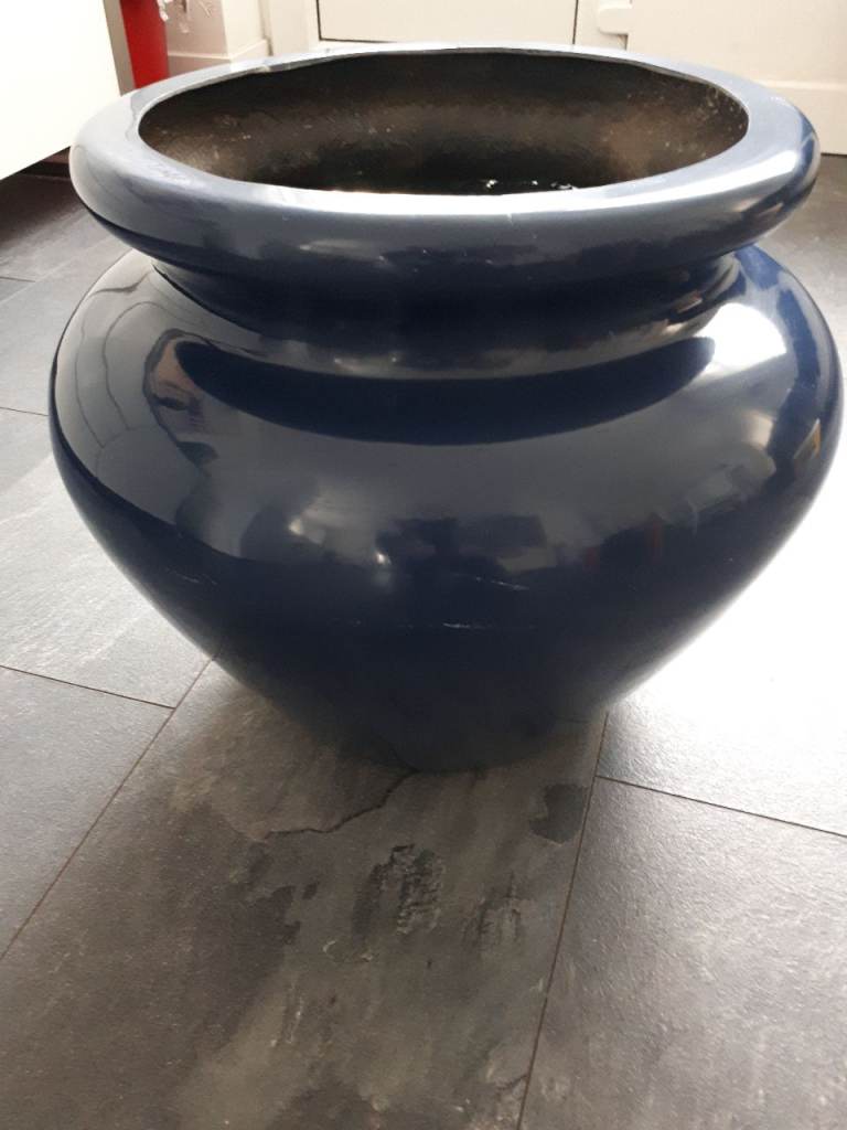 plastic plant pot 35 cm H 35 cm W