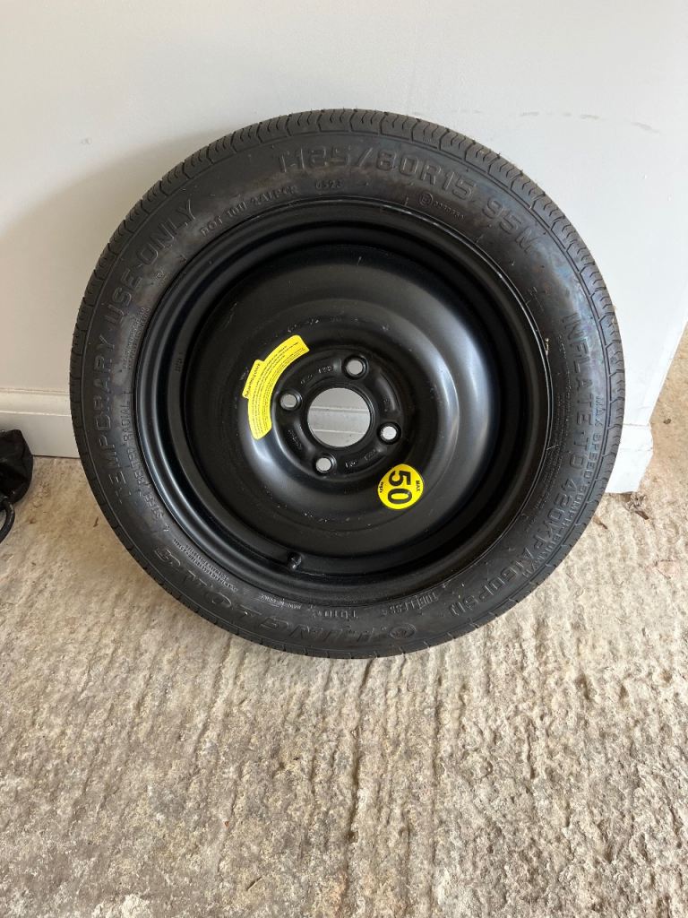 15‘’ space saver spare wheel.