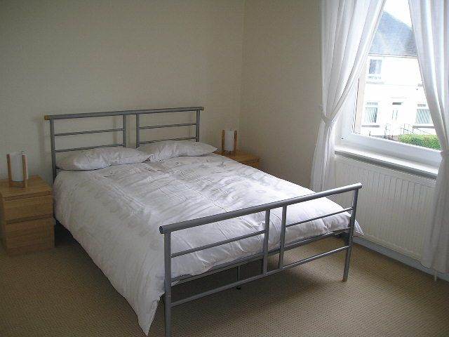 Double spacious room for a FEMALE flatmate