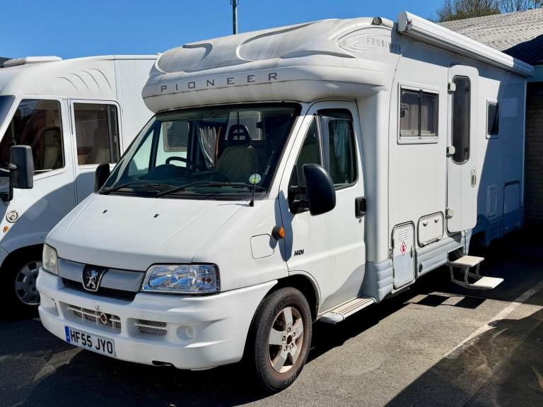 2005 Autocruise Pioneer 4 Berth Motorhome with Fixed Bed