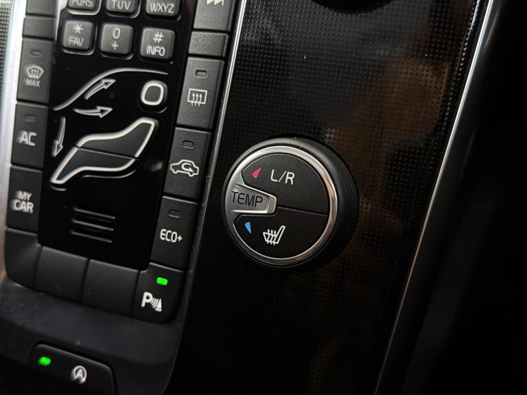 2016 Volvo V40 D2 [120] Momentum Nav Plus 5dr Geartronic HATCHBACK DIESEL Automatic