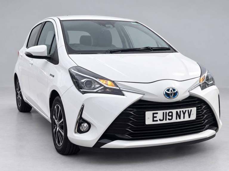2019 Toyota Yaris 1.5 VVT-h Icon Tech E-CVT Euro 6 (s/s) 5dr HATCHBACK Petrol/Electric Hybrid Aut...