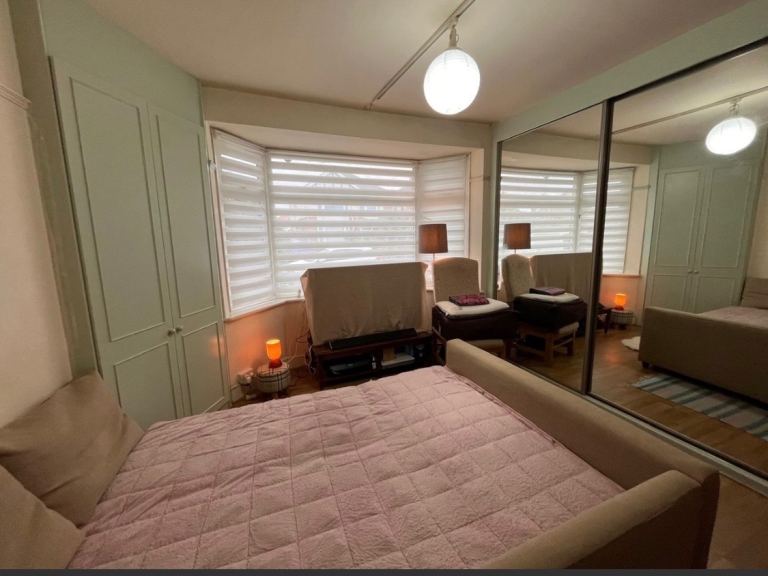 Very big double En-Suite Room available  Now