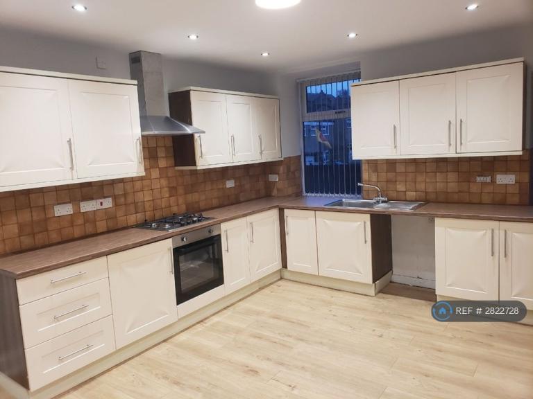3 bedroom house in Todmorden Road, Bacup, OL13 (3 bed) (#2822728)
