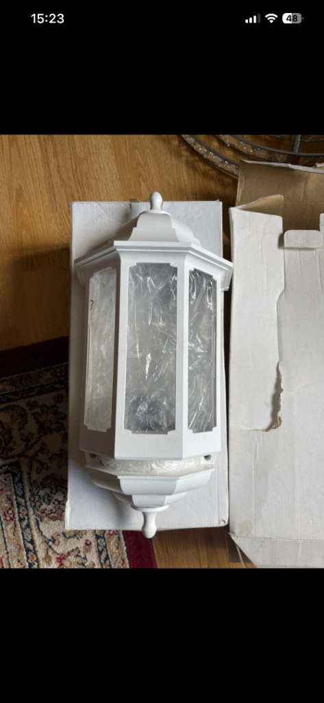 White Outdoor Wall Lantern Light – As Good As New