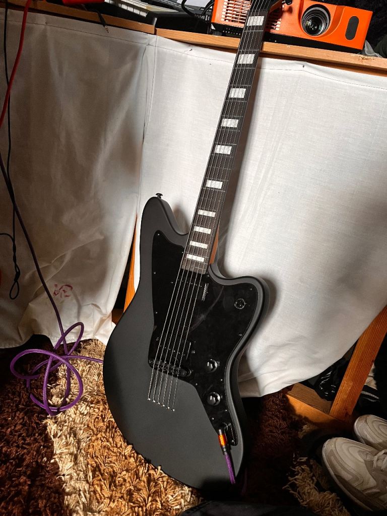 HIGH SPEC GUITAR (only 1 WEEK OLD!!!) 