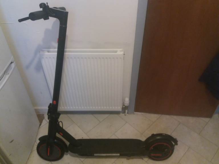 Xiaomi Electric Scooter – Black, Good Condition