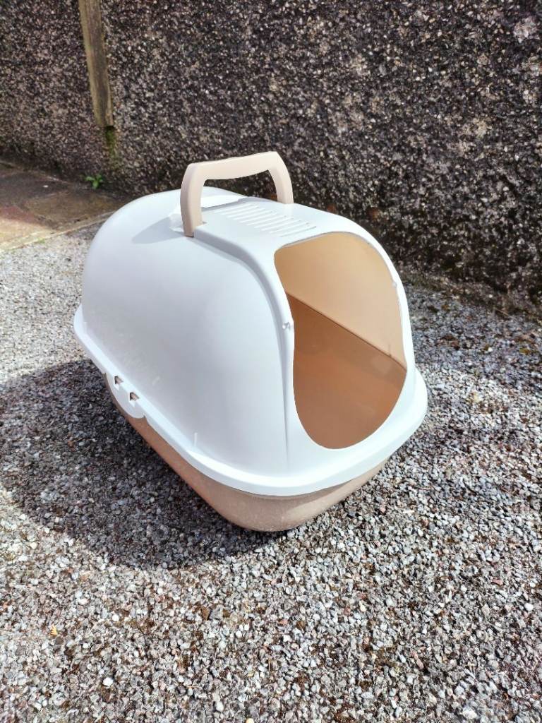 Cat litter box 