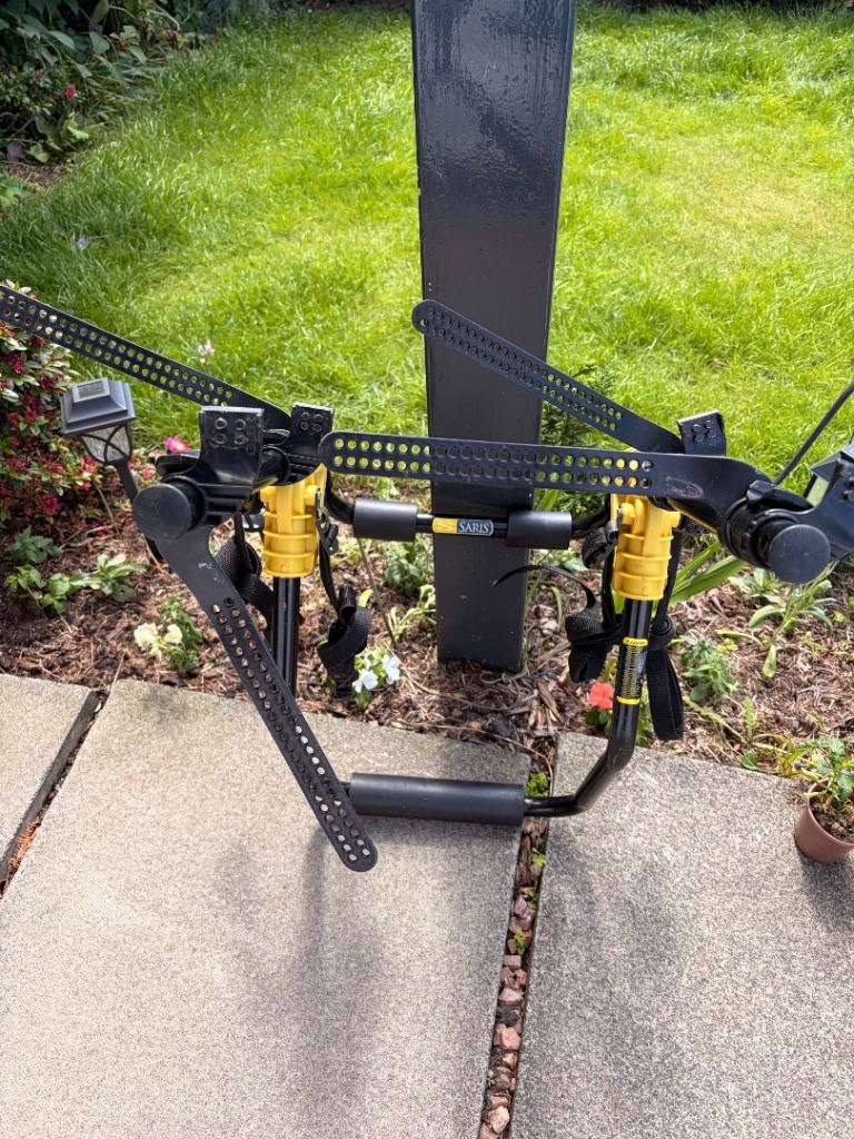Saris 2 Bike Carrier – Good Condition suitable for a hatchback 