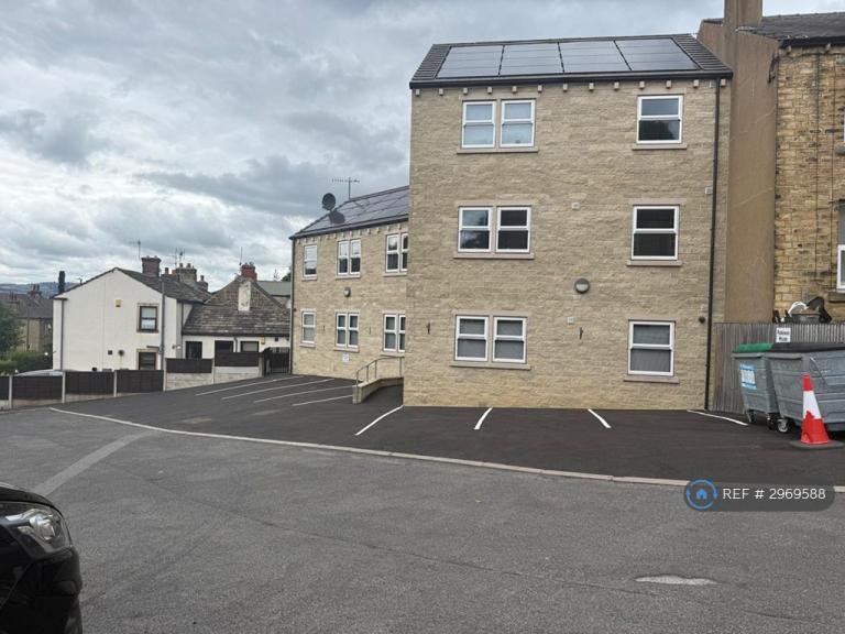 1 bedroom in Beaumont Street, Moldgreen, Huddersfield, HD5 (#2969588)
