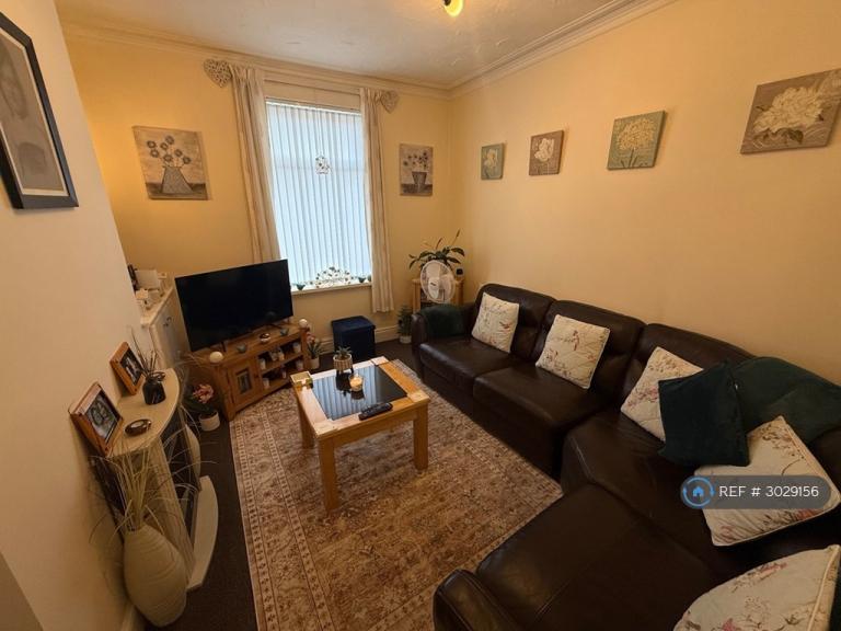 2 bedroom house in Grange Avenue, Doncaster, DN4 (2 bed) (#3029156)