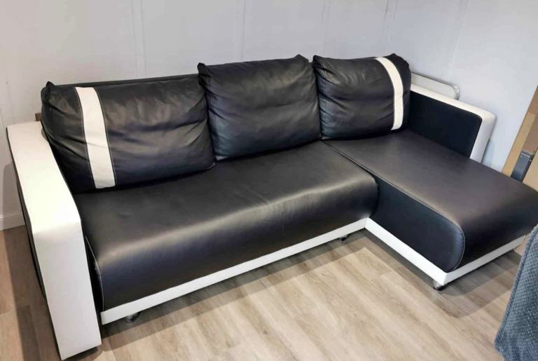 Sofa bed in excellent condition | Can deliver nearby