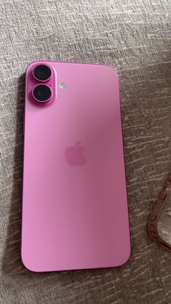 IPhone 16 plus pink