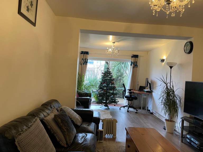5 bed 3 bath furnished house in BS15 £2500/month