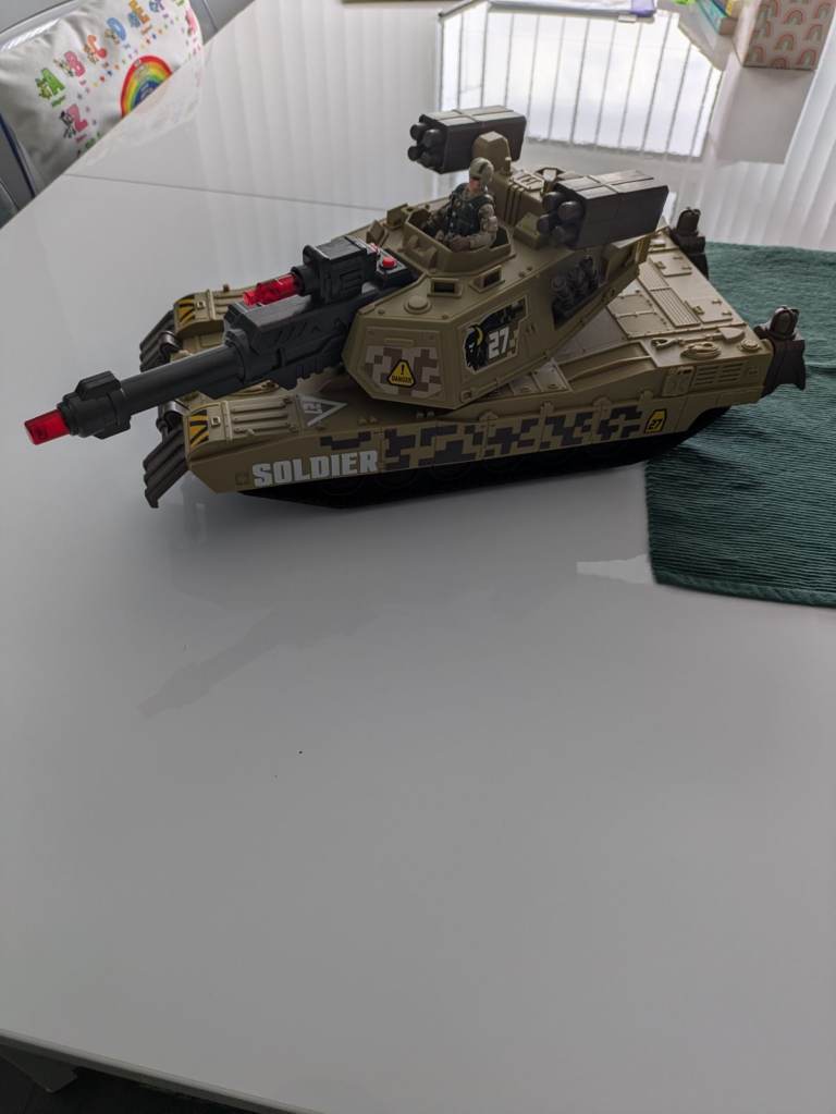 Large Toy Tank 'Soldier' Playset – Good Condition
