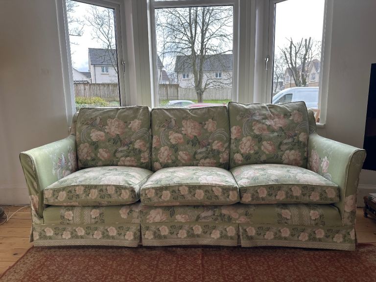 4 seater sofa with removable cover
