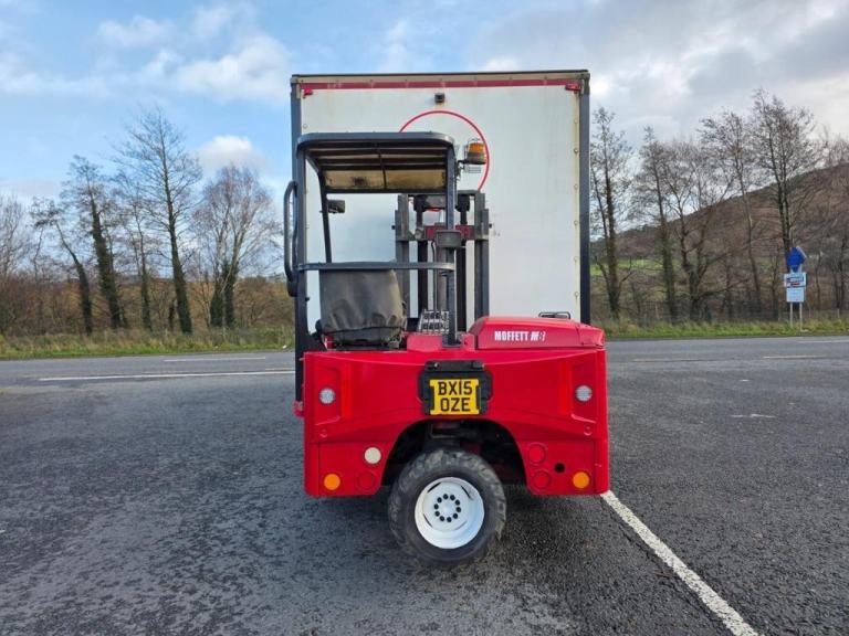 2015 Scania P320 6X2 Twin Wheel 27ft Curtainsider Body