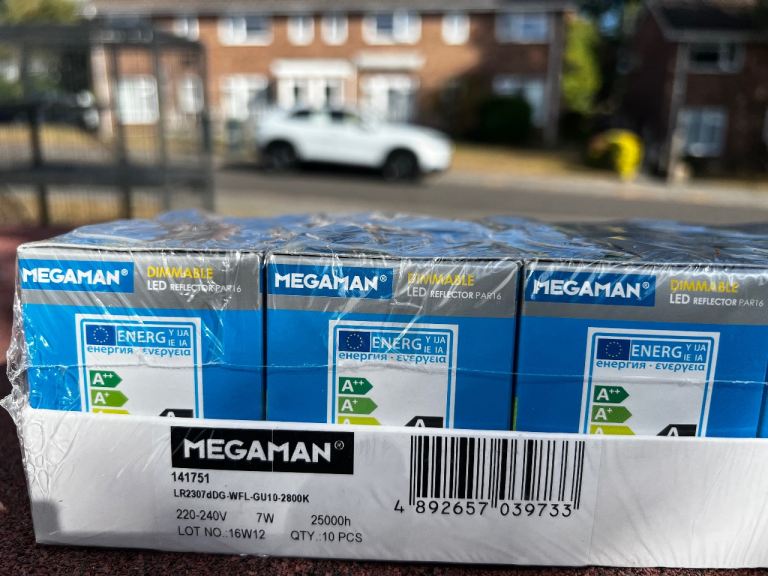 MEGAMAN DIMMABLE LED REFLECTOR PAR16 – 10 BULBS