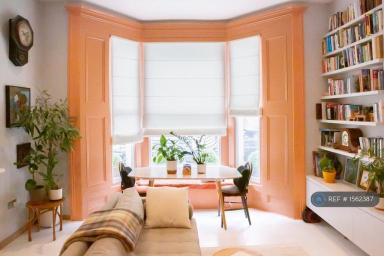 2 bedroom flat in Hatherley Grove, London, W2 (2 bed) (#1562387)