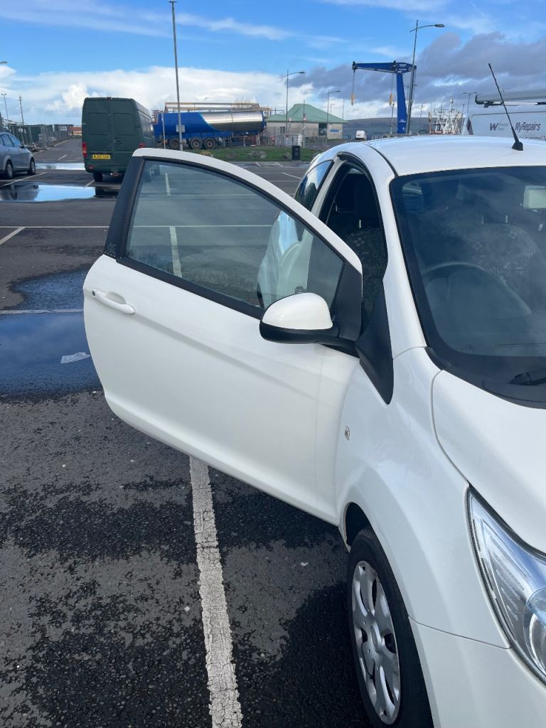 Ford, KA, Hatchback, 2013, Manual, 1242 (cc), 3 doors